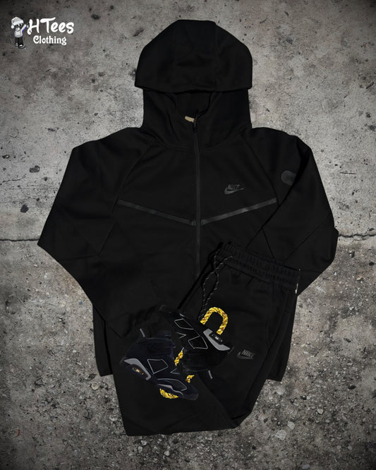 Black Nike Tech