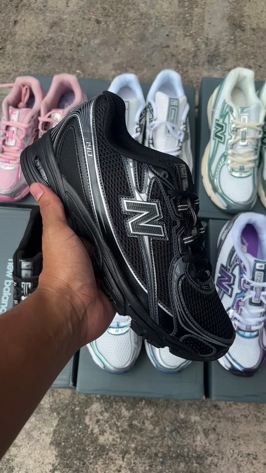 New Balance 740 Black/Silver